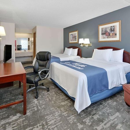 Days Inn & Suites By Wyndham Bentonville Extérieur photo