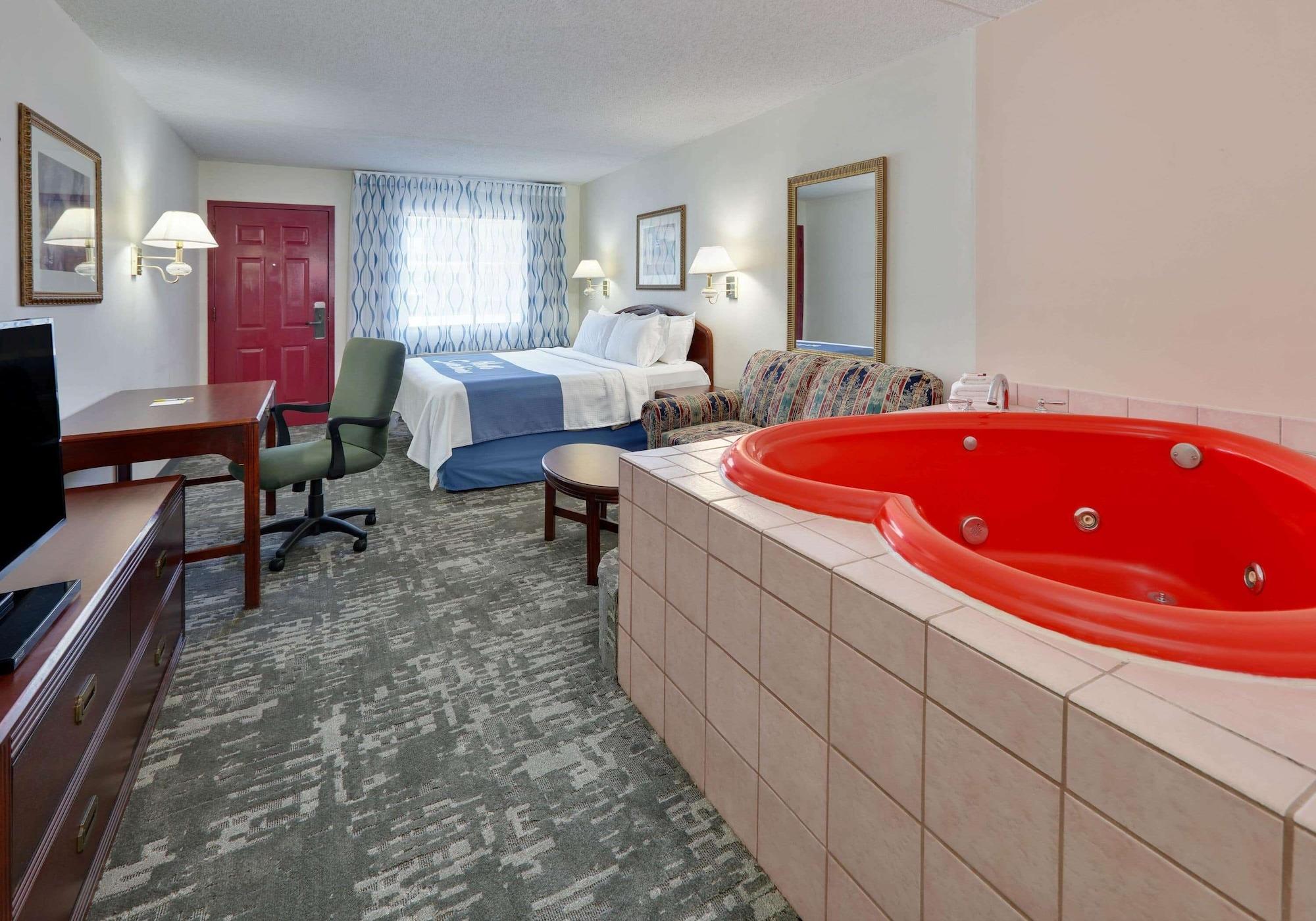 Days Inn & Suites By Wyndham Bentonville Extérieur photo