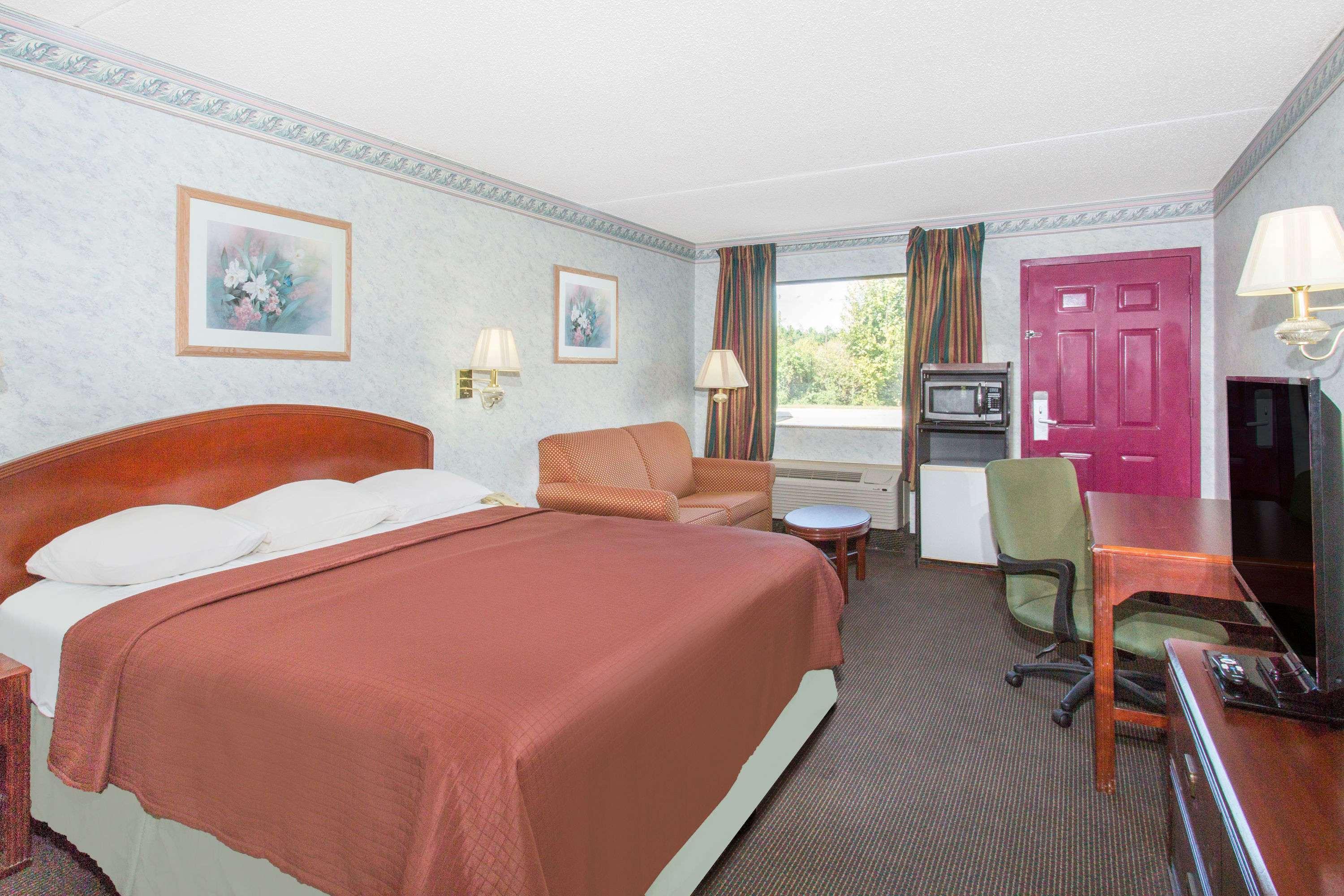 Days Inn & Suites By Wyndham Bentonville Extérieur photo