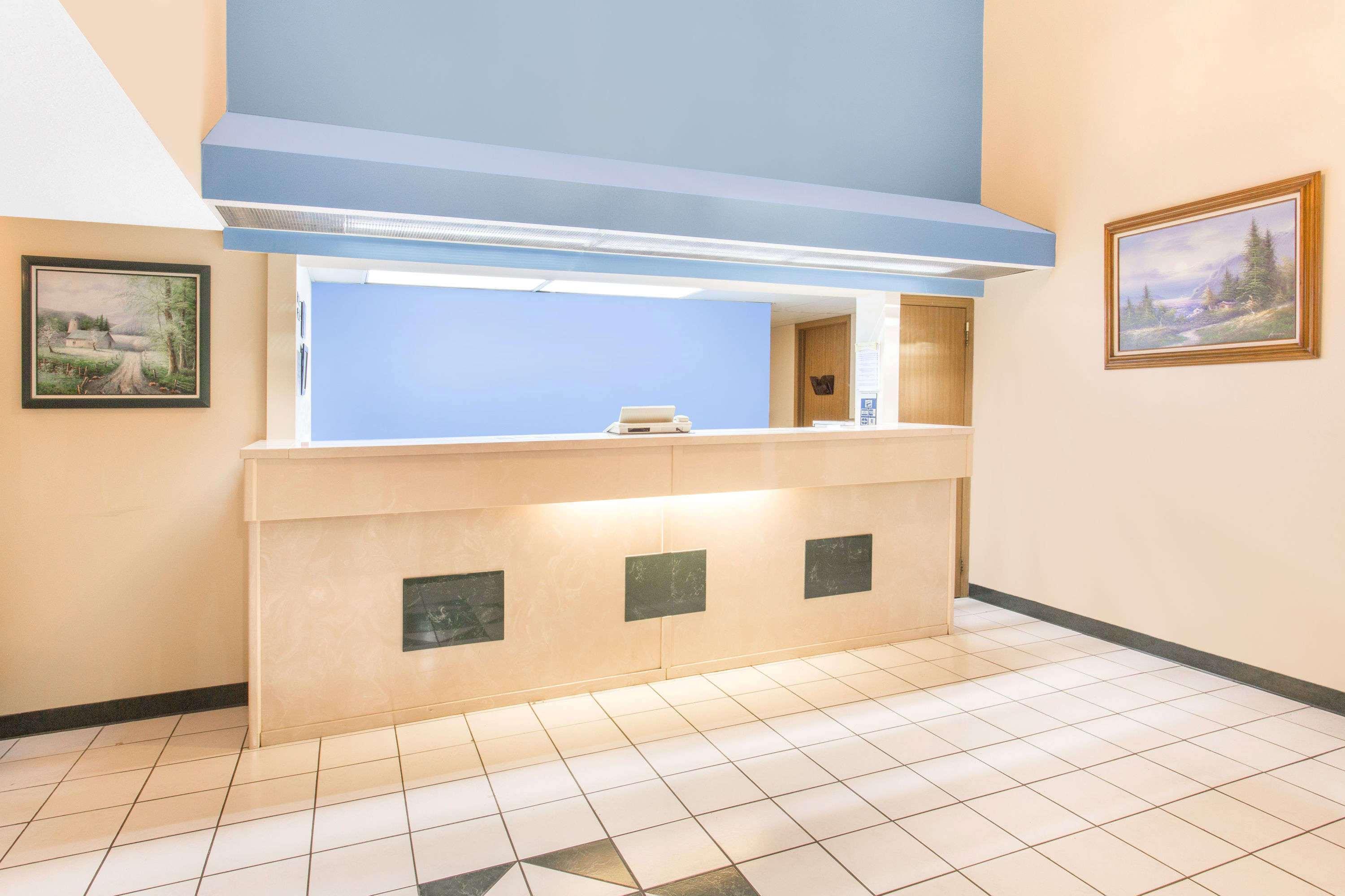 Days Inn & Suites By Wyndham Bentonville Extérieur photo
