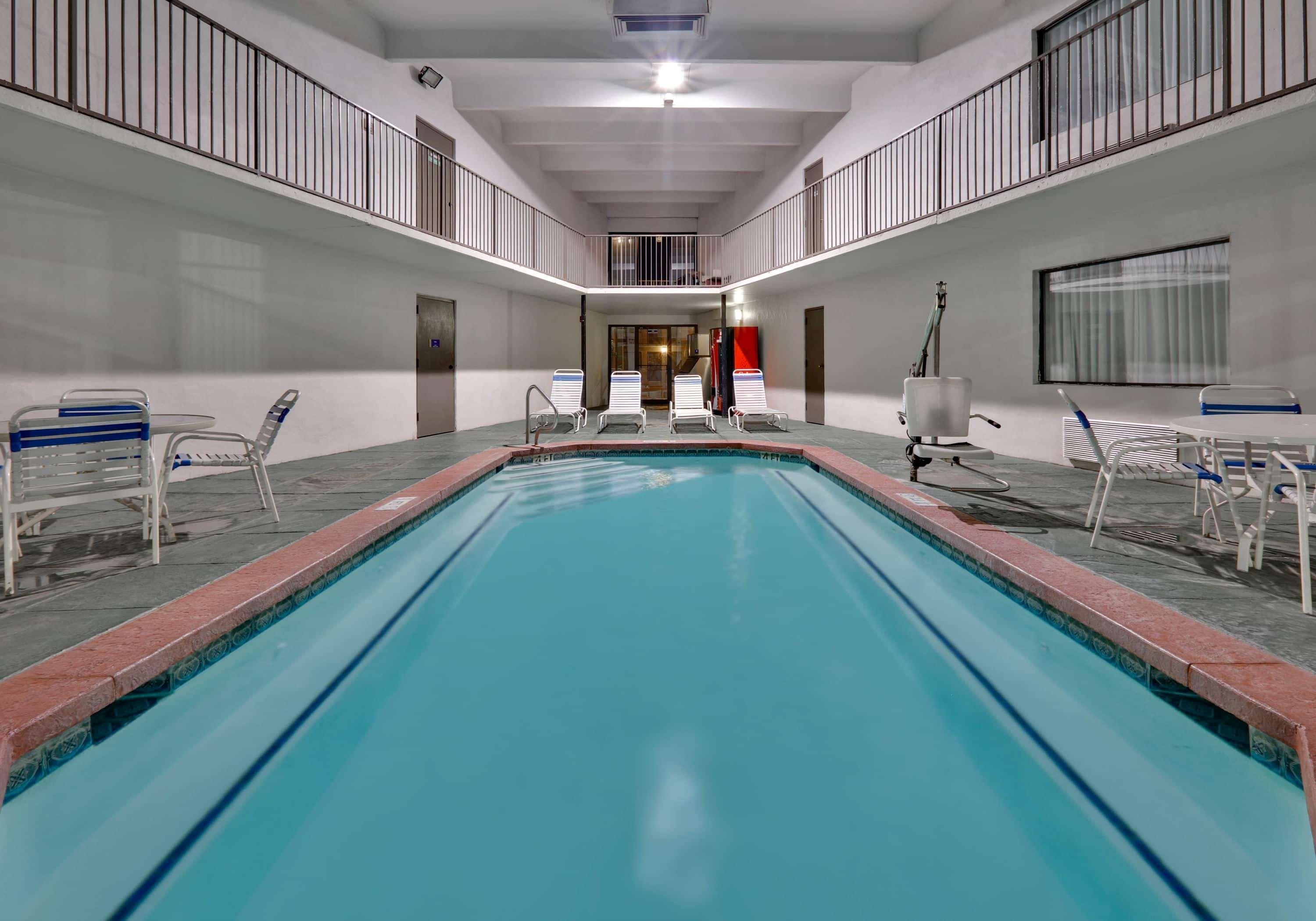 Days Inn & Suites By Wyndham Bentonville Extérieur photo