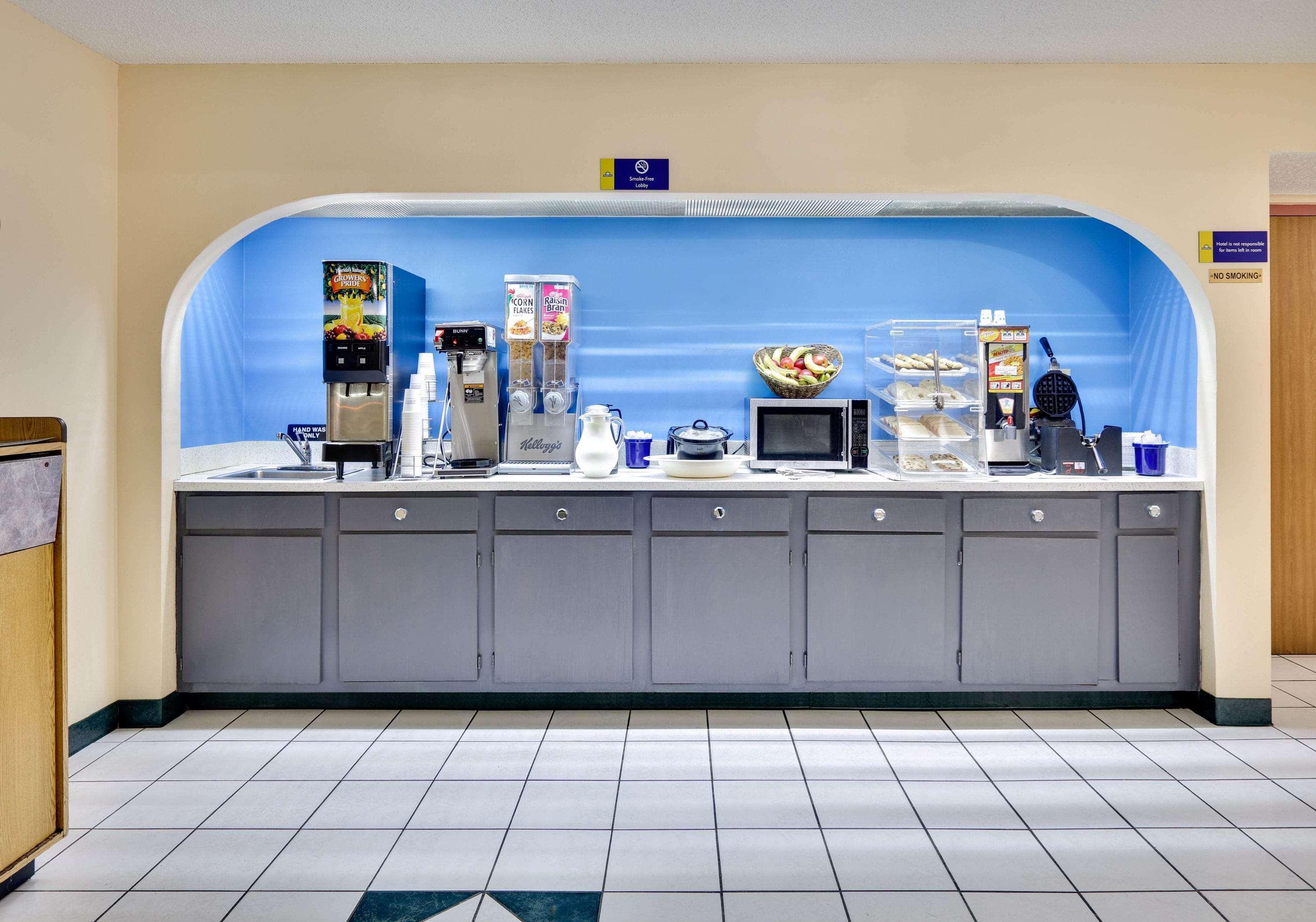 Days Inn & Suites By Wyndham Bentonville Extérieur photo