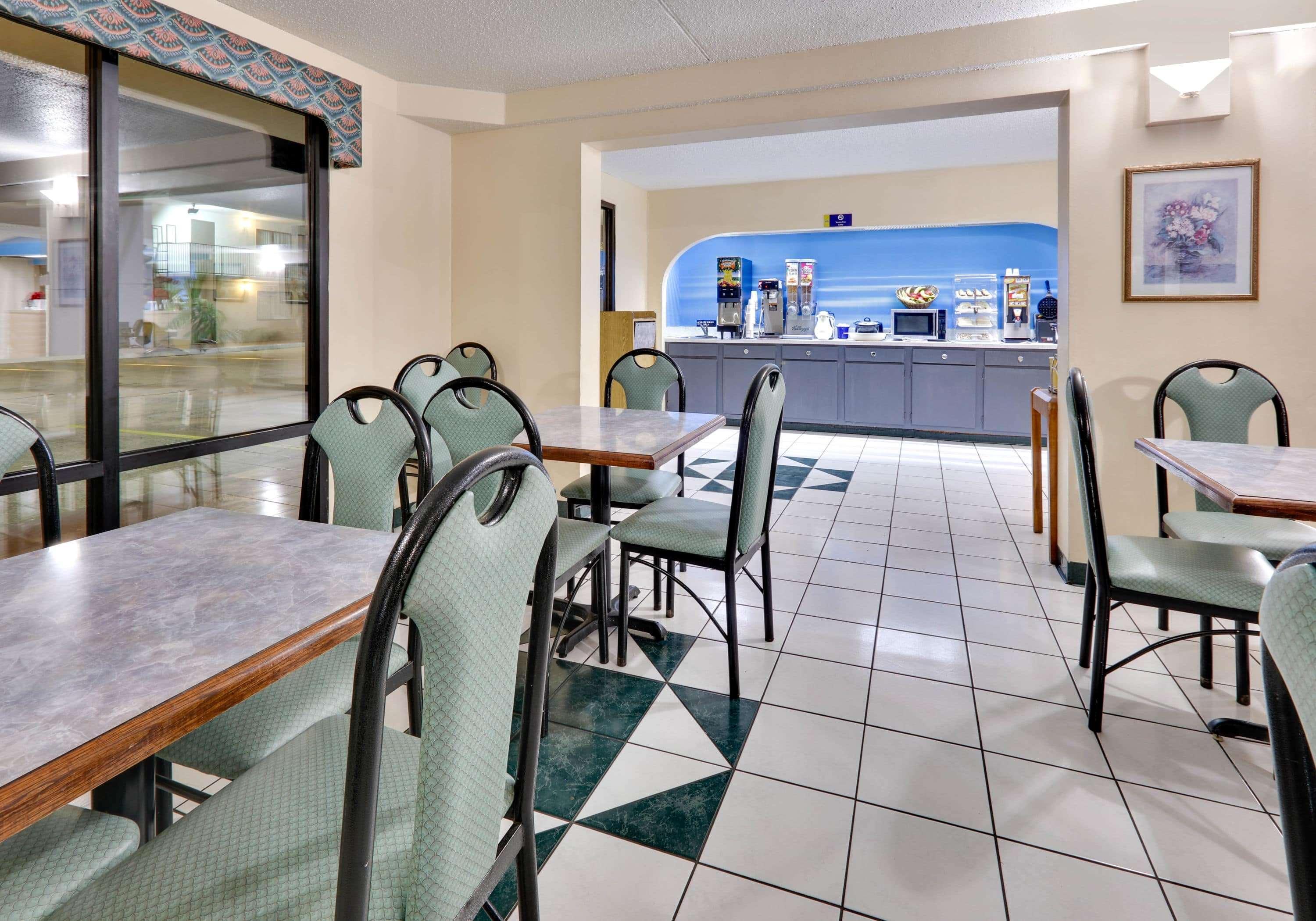 Days Inn & Suites By Wyndham Bentonville Extérieur photo