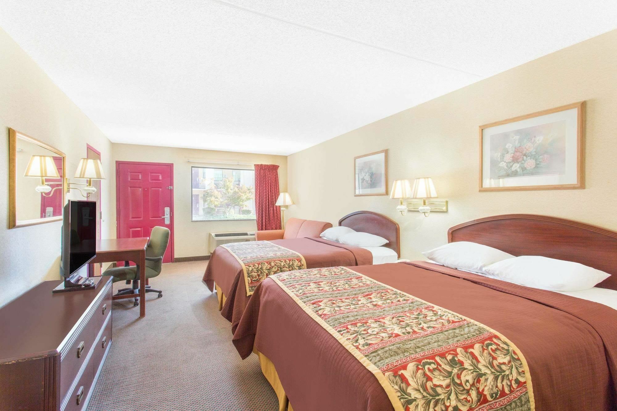 Days Inn & Suites By Wyndham Bentonville Extérieur photo